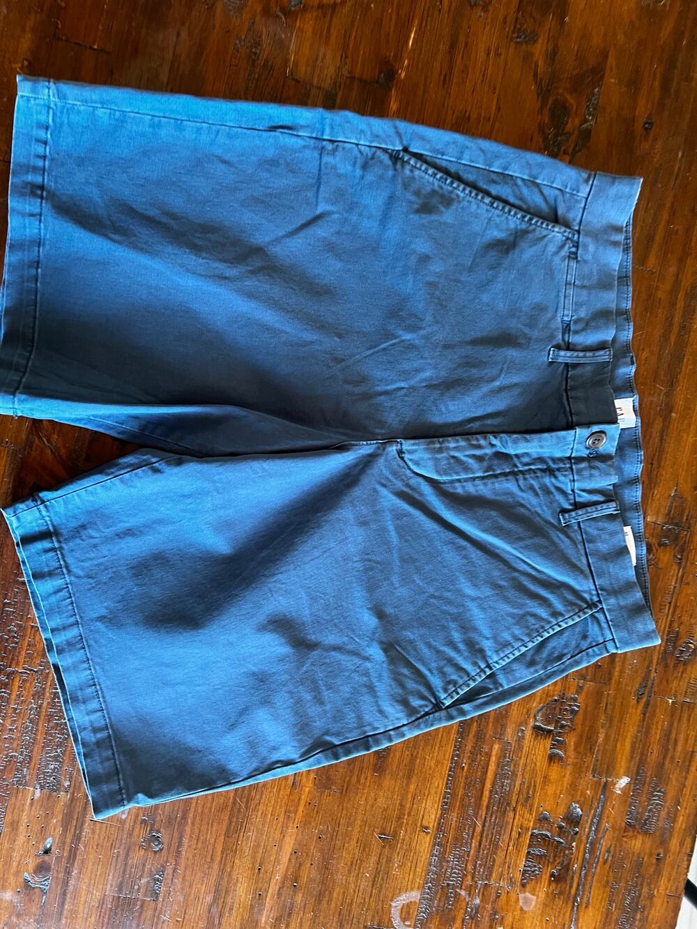 NWOT GAP MENS Chino 10" Shorts Size 32